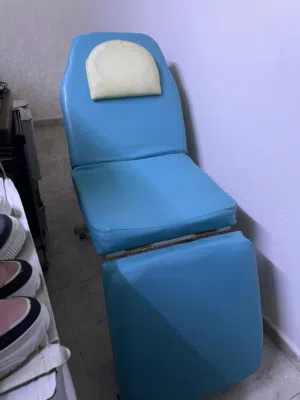 تخت بشره بحاله جيده في واحدصغير50 كبير 70