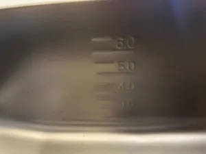 مكينه ايسكريم صغيره يد واحده للبيع سعه 6 لتر (قابل للتفاوض)