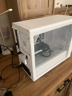 Pc مع الشاشة