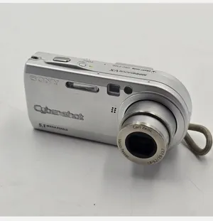 للبيع: كاميرا Sony Cyber-shot DSC-P100 (كلاسيكية وأنيقة)