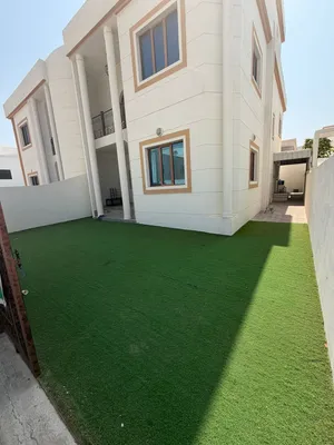 للعوائل فيلا نظيفة للإيجار بالخوض قريب ياس للتسوق ودوار السلام