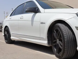 Mercedes Benz C300 for sale, Excellent condition,sports package ,6 cylinder