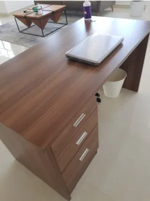 *1 Office Desk in Excellent Condition for Sale*