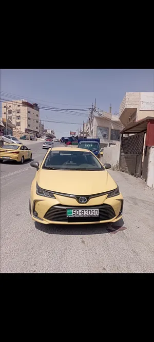 تويوتا كورولا هايبرد طبعة الزرقاء