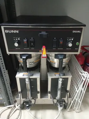 ماكينات اميريكان كوفي American coffee machines صناعة أمريكية كما يتوفر مطاحن إيطالية واسبانية.