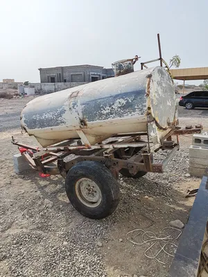 قالوصة تنكر ماي مع شاصي لاندكروز