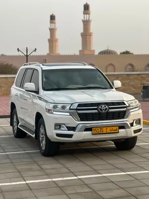 Used Toyota Land Cruiser in Al Dakhiliya