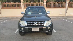 Mitsubishi Pajero GLS 3.8L V6 Full Option – 2013  Family Used  Excellent Condition