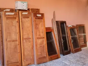 نوافذ خشبيه مستعمله للبيع