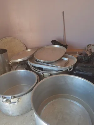 ادوات مطعم للبيع بسعر مناسب جميع الاغراض طباخات ثلاجه فليزار مراجل طبخ مكينه حمص فرامه لحم عجانه