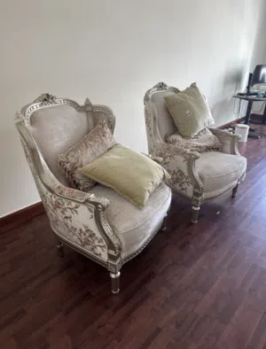 Homes R Us French Style Accent Chairs with Matching Side Table – Excellent Condition