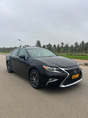 لكزس ES 350 2016 أسود م داخل بيح ..نظييفه جدا