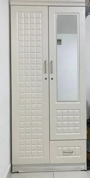 للبيع سرير كبير مزدوج وخزانة ملابس