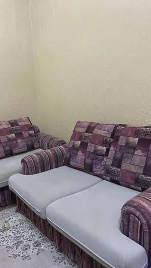 غنفات للبيع مع طاوله تلفاز