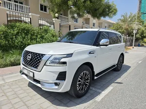 2024 Nissan Patrol LE Platinum City, fully loaded, no accidents, no repaint, under warranty, service