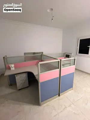 4 مكاتب و كراسي