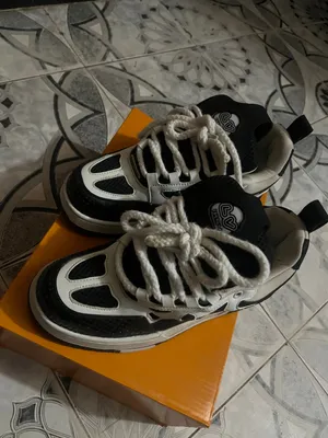 كوتشي lv skate