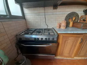 غاز مع فرن شغال للبيع