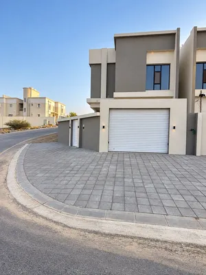 فيلا كورنر راقية للبيع المعبيلة الجنوبية بالقرب من اول جسر