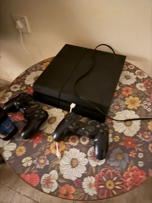Play station 4 with installed games