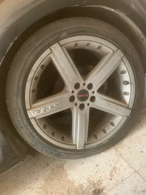ديسكوات Gt بالقمم 215/45/17