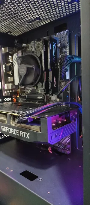 Pc بحالة الوكالة وجميع القطع نظيفة وعلى الفحص للبيع