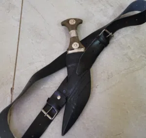 جنبيه جلد بقرن زراف هندي لتواصل  وتساب