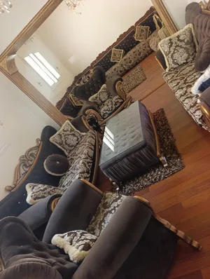 صالونات للبيع