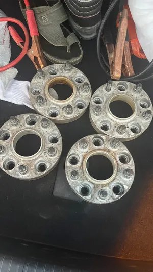 للبيع سبيرات راكبات ع جيب رانجلر مقاس 33 انش نظاف امورهن طيبه بدون نفظه