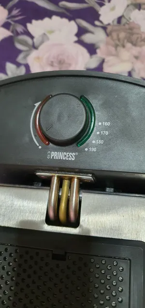 قلايه زيت كهربائيه ماركه princess