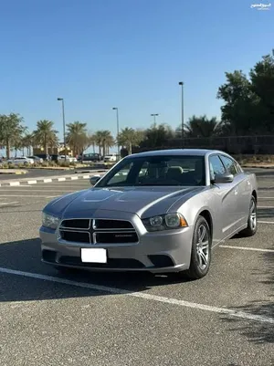 دودج تشارجر V6 سيارة نظيفة بالكامل ماكينة جديده 2019 لا تجتاج اي مصاريف