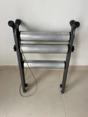 قاعدة لدراجة رياضية منزلية . Base for a home exercise bike