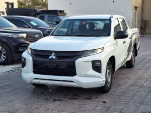 ميتسوبيشي L200 للبيع نظيفة وأمورها عال العال وجاهزة بدون أي مشاكل أو أعطال وما عليها أقساط