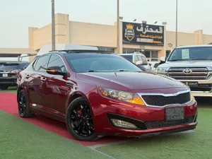 Kia Optima الموديل: 2013 الفئة: EX المحرك: 2.4 لتر، 4 سلندر GDI القوة: 200 حصان تقريبًا القير: أوتوم