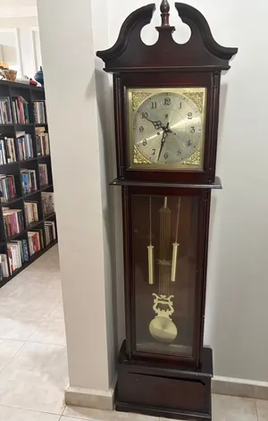 ساعة انتيك نظيفة