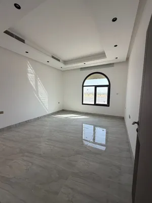 شقه للإيجار بغرب عبدالله المبارك علي طريق 6.5