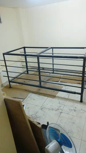 مطلوب طاولات حديد ورخام