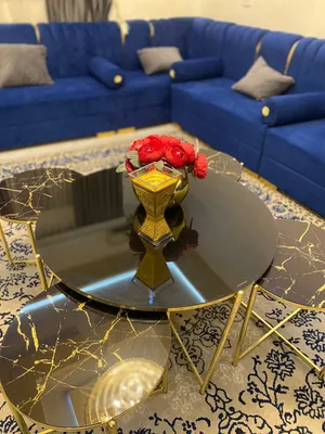 طاولة متكونة من خمسة قطع اقرأ الوصف