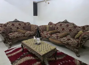 صالون كلاسيك كامل للبيع + ترابيزة + ستارة