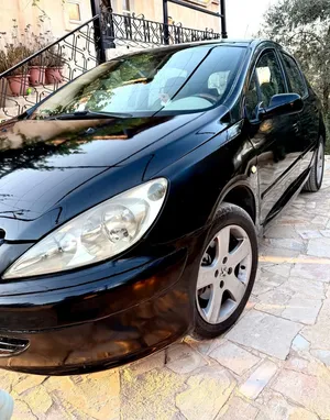 بيجو 307 محرك 1600 موديل 2003 فحص 4 جيد.. السعر 2800 وقابل للتفاوض باشي بسيط