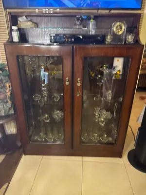 بوفية او طاولة شاشة انارة داخلية استخادم بسيط