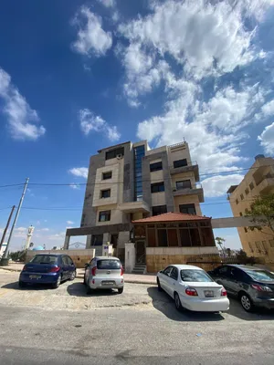 ضاحية الرشيد 140م طابق تاني عمر البناء 8 سنوات