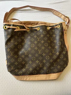 Beige Louis Vuitton for sale in Kuwait City