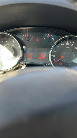 سيارة بيجو 3008