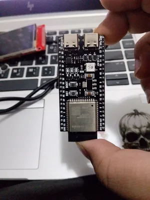 للبيع متحكم مايكرو كنترولر ESP32-S3 N16R8 حق مشاريع الاردوينو و المايكرو كنترولر