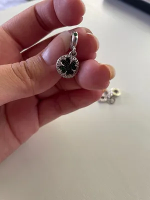 Pandora charm الأصلية