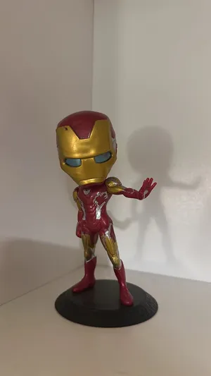 اكشن فيغر the avengers و باتمان (بحاله ممتازه و بدون كرتونه الا لوكي) السعر على الحبه 4 و لوكي 5
