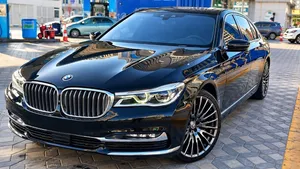 **للبيع: BMW 750Li موديل 2018 (خليجي)**  **الحالة:** بحالة الوكالة تماماً (كالجديدة)