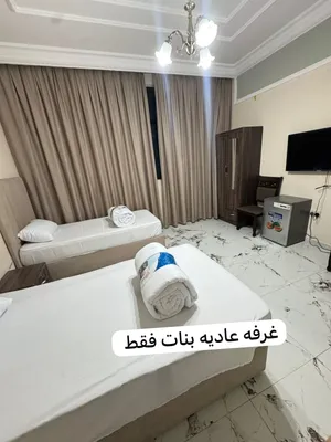 يوجد بارتيشنات  وغرف ماستر وعادي واستديوهات  شقق بنات  شقق شباب  مكس