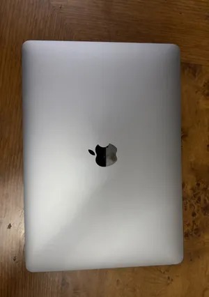 MacBook Air M1 - 256GB - 8RAM - 84% - 350JD